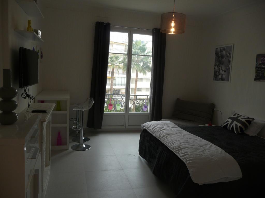 Cannes, Croisette, Palais Miramar Szoba fotó